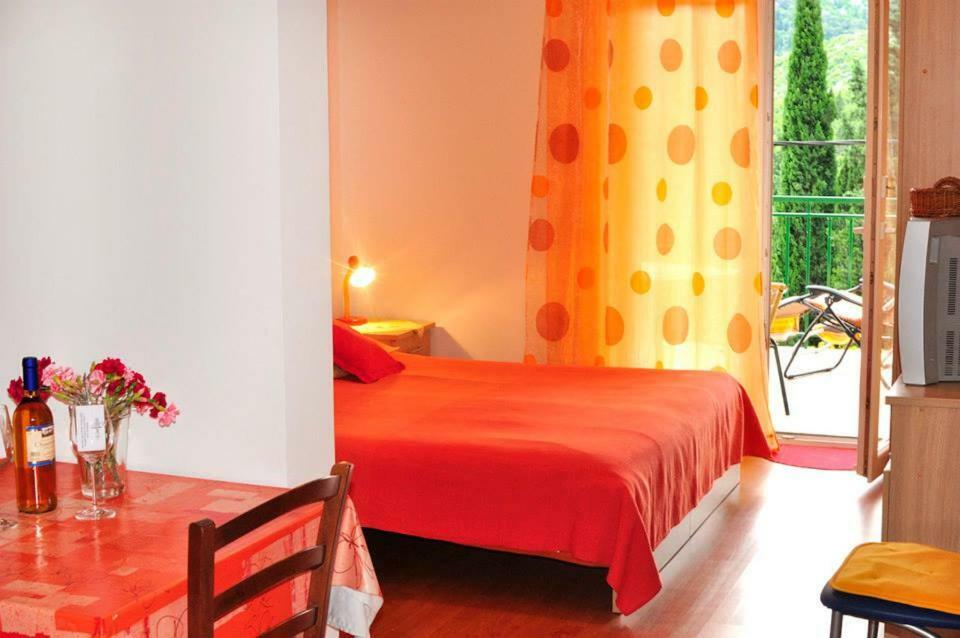Apartments Franic Ploce  Exterior photo